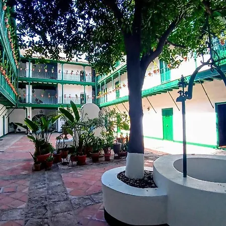 La Puerta Verde De Las Setas De Sevilla Extérieur photo