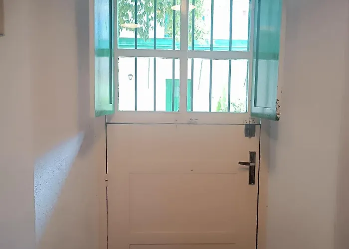 La Puerta Verde De Las Setas De Sevilla